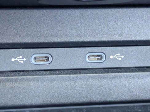 Used 2025 Volkswagen Taos SE image 25