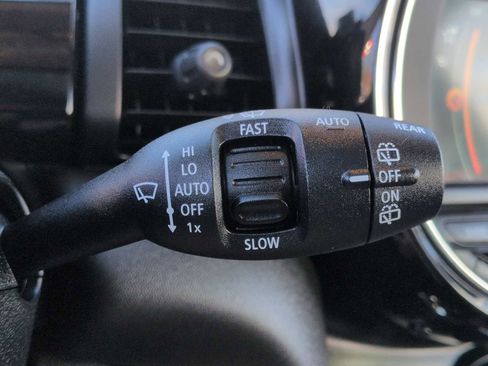 Used 2019 MINI Cooper 4-Door Hardtop w/ Signature Upholstery Package image 28