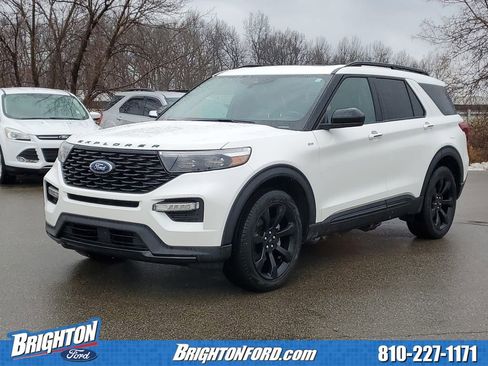 Used 2023 Ford Explorer ST-Line w/ Class IV Trailer Tow Package image 2
