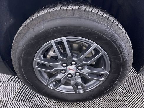 Certified 2025 GMC Acadia Elevation image 15