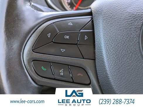 Used 2020 Jeep Cherokee Trailhawk image 22