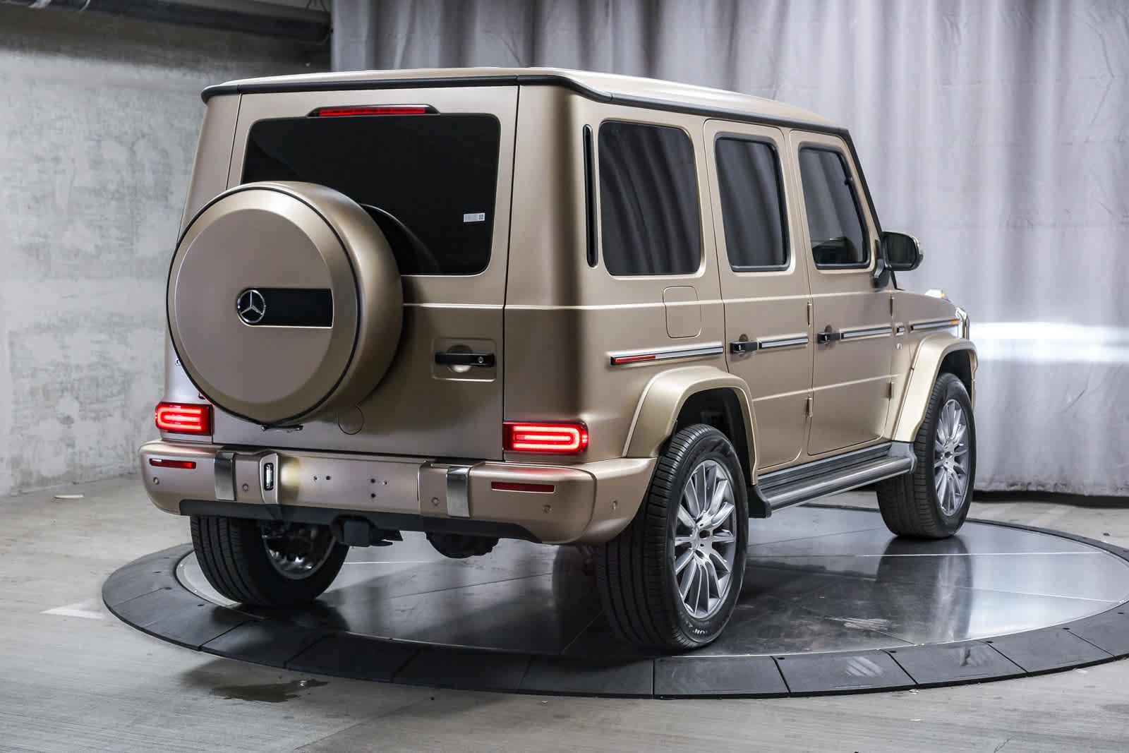 Used 2023 Mercedes-Benz G 550 image 4