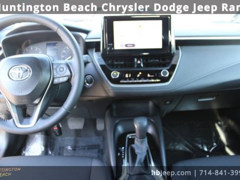 Used 2025 Toyota Corolla SE image 14