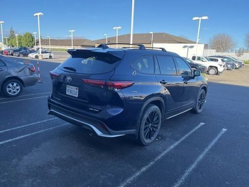 Used 2023 Toyota Highlander XSE image 5