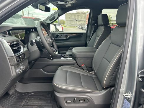 New 2026 GMC Yukon Elevation w/ LPO, Floor Liner Package AWD/4WD image 11