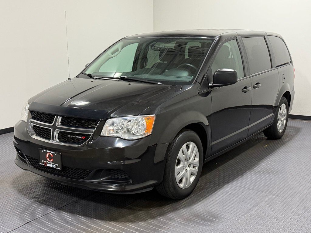 Used 2018 Dodge Grand Caravan SE w/ UConnect Hands-Free Group FWD image 1