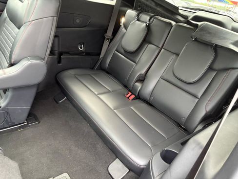 Used 2025 Ford Explorer ST-Line w/ Premium Package image 36