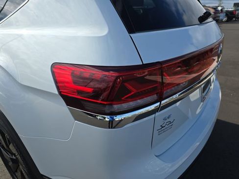 New 2026 Volkswagen Atlas SE FWD image 29