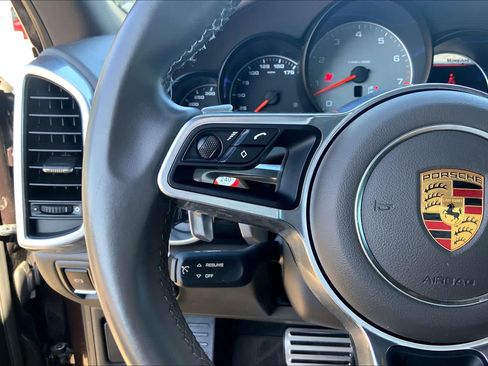 Used 2018 Porsche Cayenne S AWD/4WD image 23