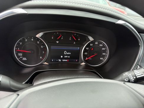 Used 2025 Chevrolet Blazer LT AWD/4WD image 18
