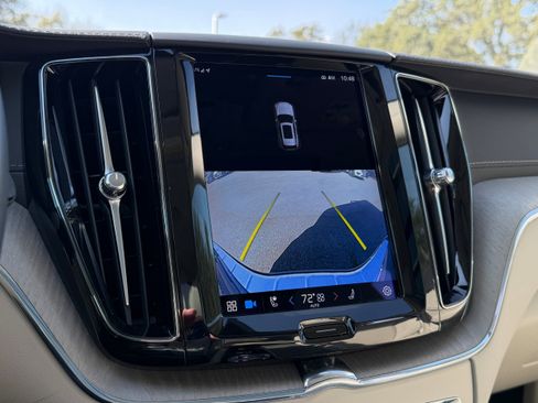 Certified 2023 Volvo XC60 T8 Ultimate w/ Climate Package image 20