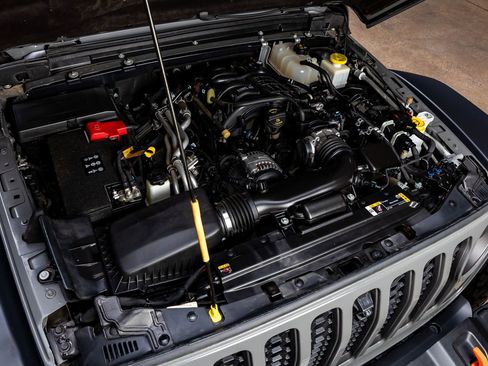 Used 2023 Jeep Gladiator Mojave w/ LED Lighting Group AWD/4WD image 40
