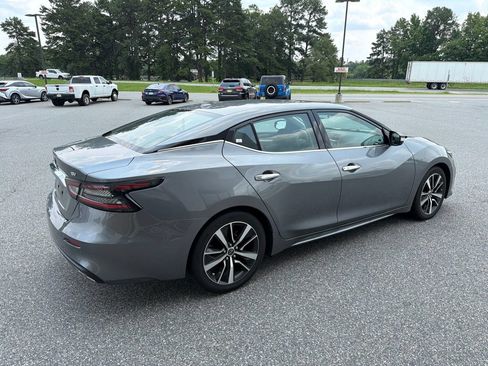 Used 2023 Nissan Maxima SV FWD image 10