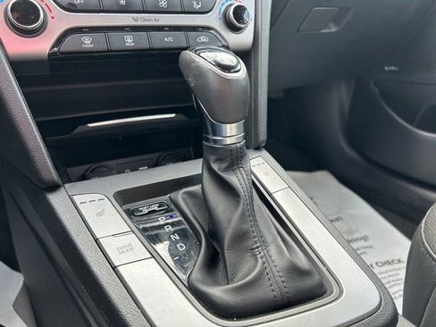 Used 2017 Hyundai Elantra Limited w/ Limited Tech Package 04 image 40