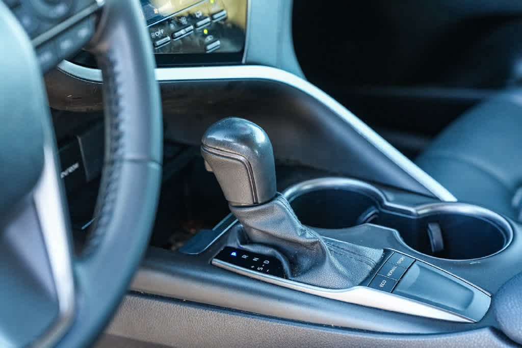 Used 2023 Toyota Camry SE FWD image 18