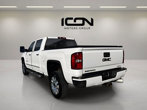 Used 2019 GMC Sierra 2500 Denali w/ Duramax Plus Package image 4
