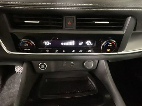 Used 2023 Nissan Rogue SV AWD/4WD image 23