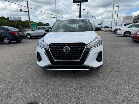 Used 2021 Nissan Kicks S FWD image 7