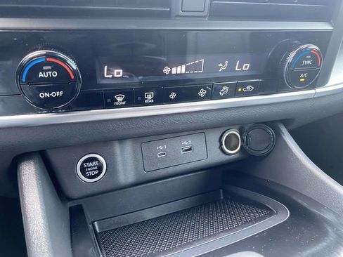 Used 2023 Nissan Rogue SV FWD image 26