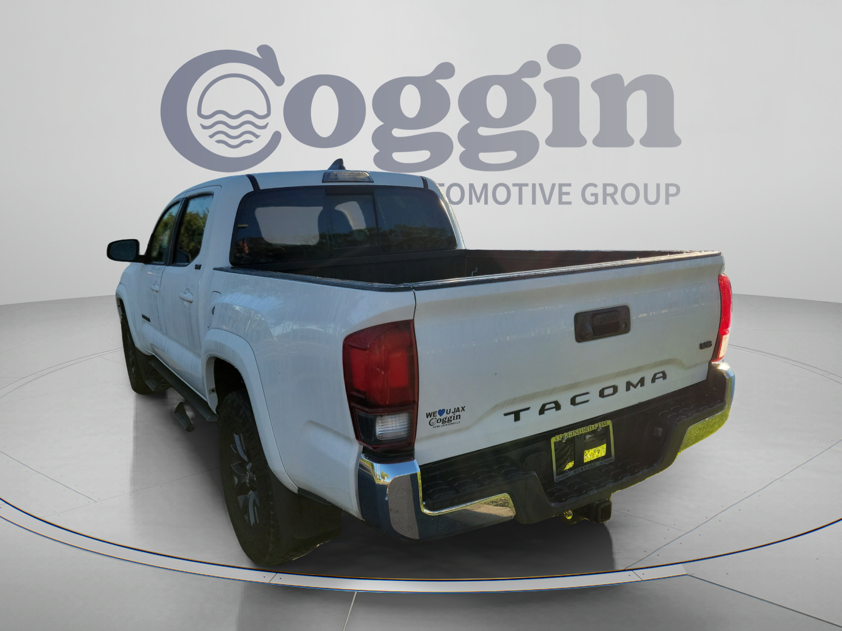 Used 2023 Toyota Tacoma SR5 RWD image 3