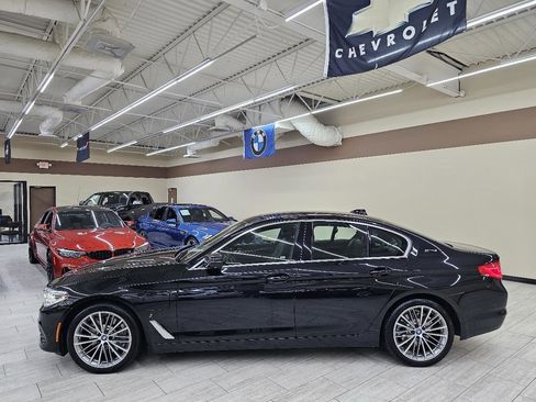 Used 2019 BMW 530e w/ Premium Package image 10