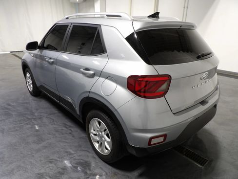 Used 2020 Hyundai Venue SEL FWD image 5
