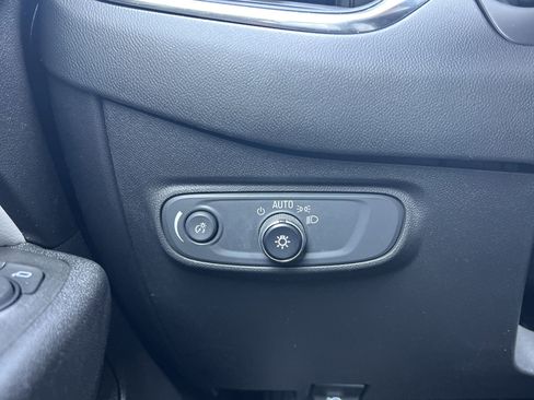 Used 2022 Chevrolet Equinox LT AWD/4WD image 11