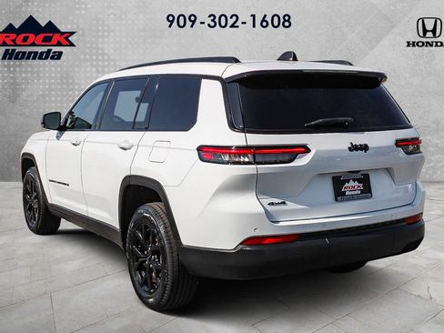 Used 2024 Jeep Grand Cherokee L Laredo image 6