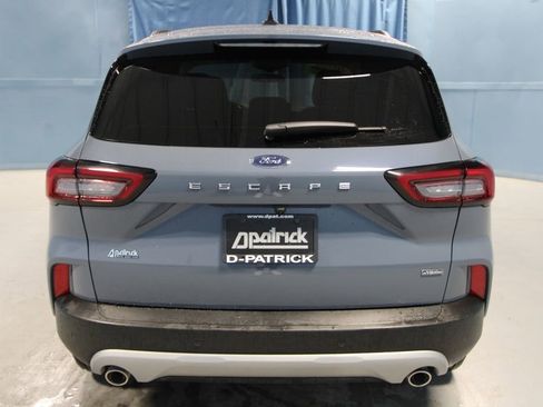Used 2025 Ford Escape SE image 33