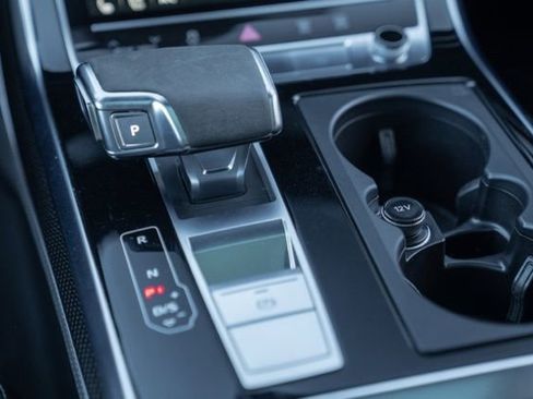 Used 2022 Audi RS Q8 4.0T image 40