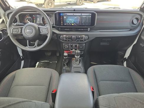 Certified 2025 Jeep Wrangler Unlimited Rubicon image 9