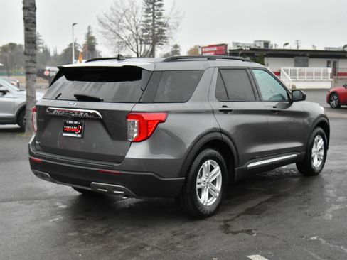 Used 2023 Ford Explorer XLT w/ Equipment Group 202A image 8