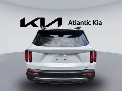 Certified 2023 Kia Sorento S w/ Panoramic Sunroof Package AWD/4WD image 7