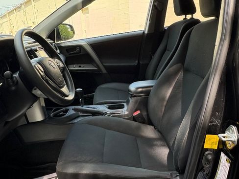 Used 2018 Toyota RAV4 LE w/ All Weather Liner Package AWD/4WD image 20