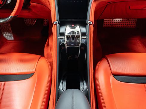 Used 2022 Ferrari Roma RWD image 33