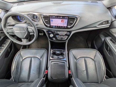 Used 2023 Chrysler Pacifica Limited w/ S Appearance Package AWD/4WD image 23