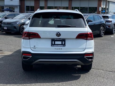 Used 2022 Volkswagen Taos SE image 4