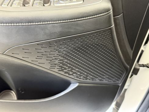 Used 2022 Hyundai Palisade SEL w/ Premium Package image 17