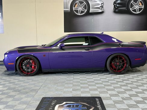 Used 2016 Dodge Challenger SRT Hellcat RWD image 7