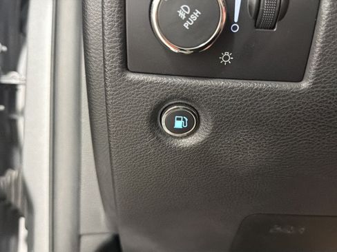 Used 2018 Jeep Grand Cherokee Overland AWD/4WD image 23