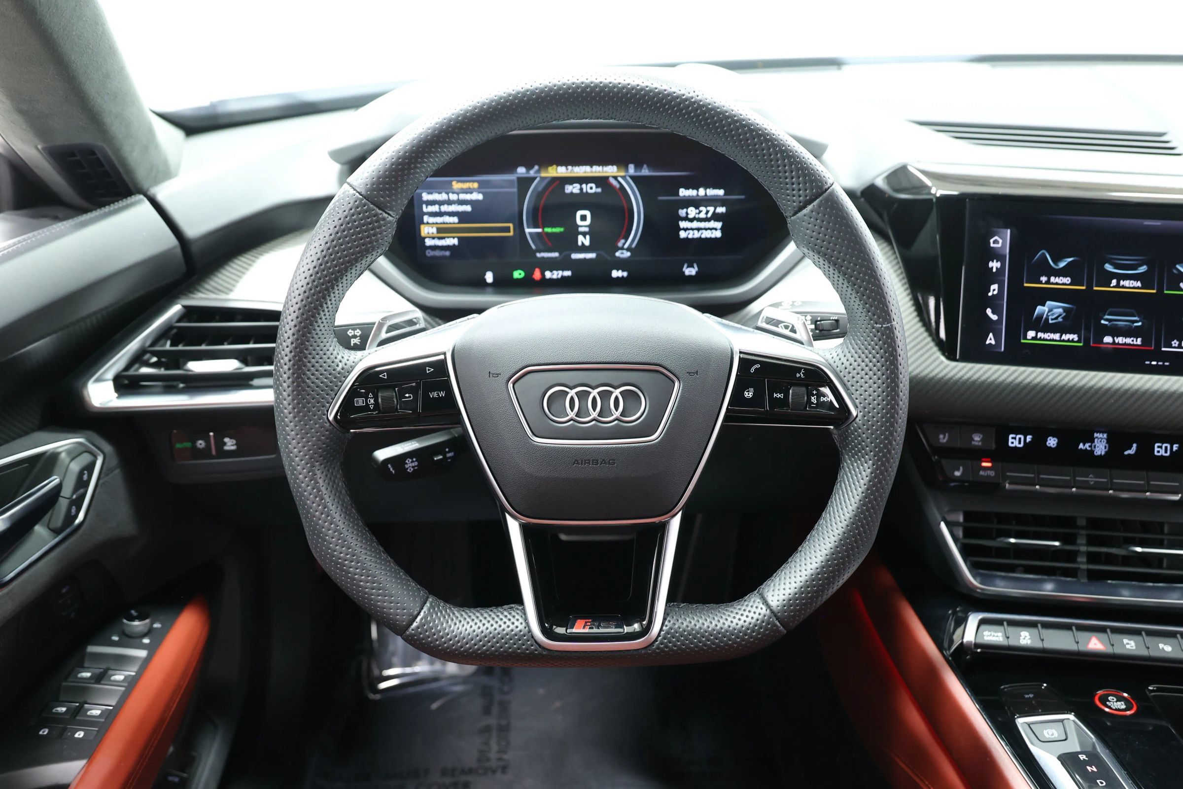 Used 2023 Audi RS e-tron GT w/ Carbon Performance Package AWD/4WD image 25