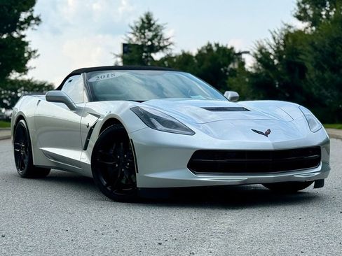 Used 2018 Chevrolet Corvette Stingray Convertible Z51 2LT RWD image 2