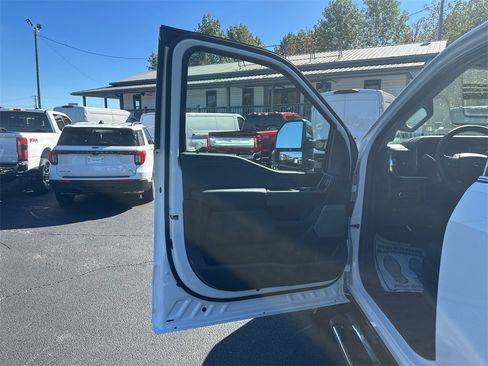 New 2026 Ford F350 Lariat w/ Chrome Package image 16