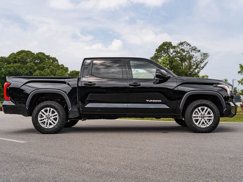 Used 2025 Toyota Tundra SR5 w/ SR5 Convenience Package AWD/4WD image 7