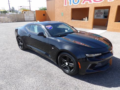Used 2017 Chevrolet Camaro LT RWD image 2