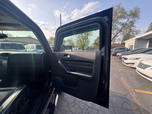 Used 2009 HUMMER H3 Luxury image 24