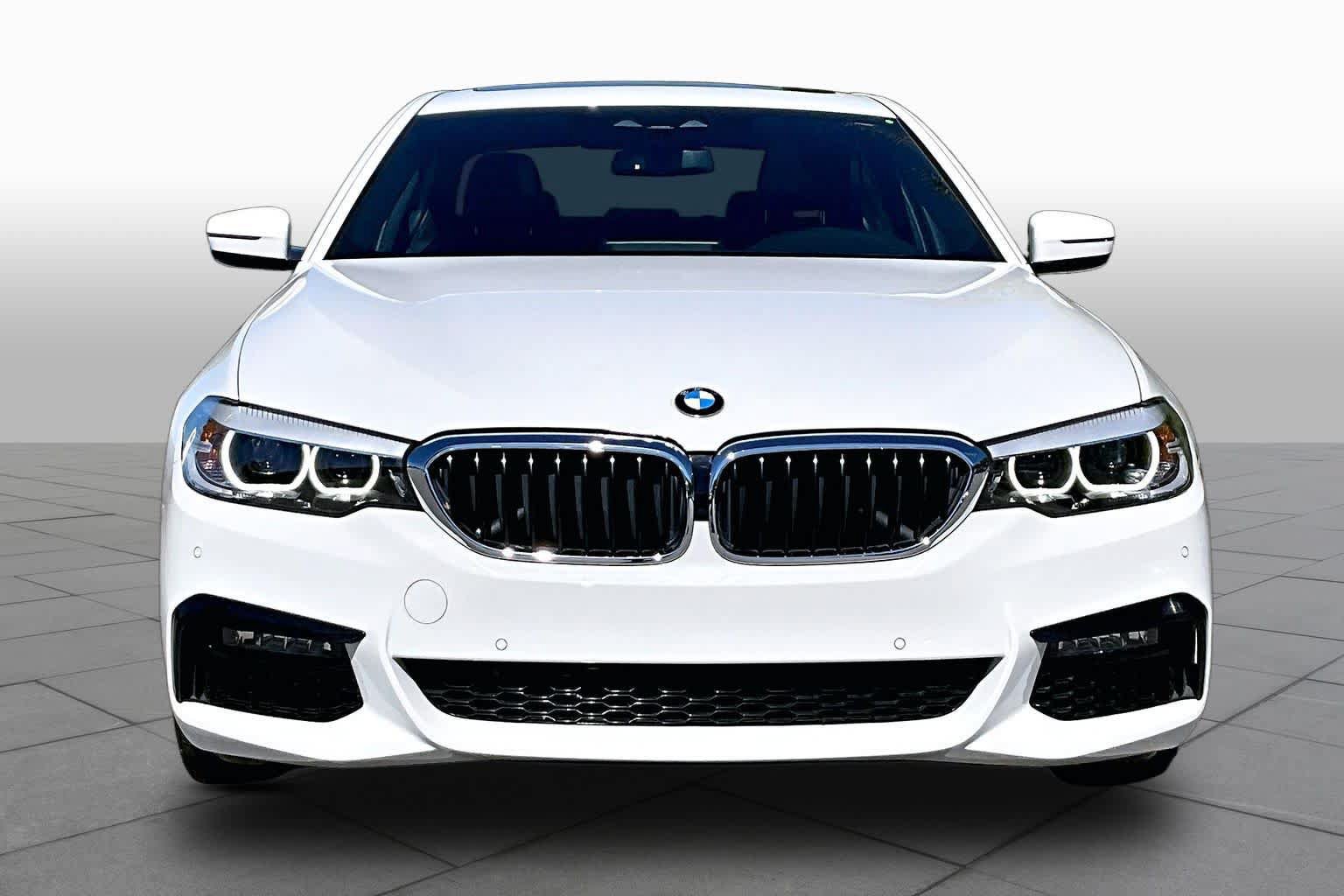 Used 2019 BMW 540i w/ M Sport Package RWD image 3