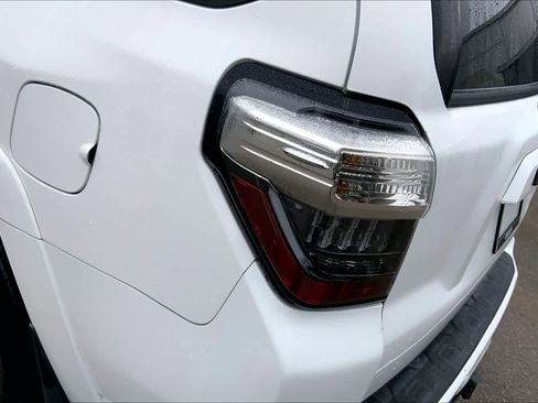 Used 2019 Toyota 4Runner SR5 Premium image 28