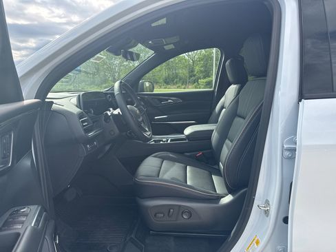 New 2026 Chevrolet Traverse High Country w/ LPO, Floor Liner Package AWD/4WD image 22