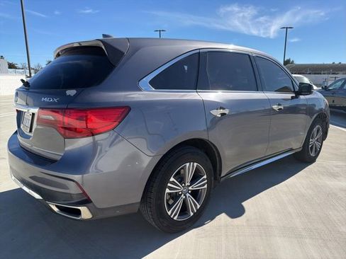 Used 2017 Acura MDX FWD image 2